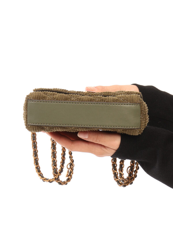 Pochette Guess Verde - L’articolo appartiene al campionario esclusivo di stagione: pezzo unico.Cod. art. HWCB9673740 FA CAVi