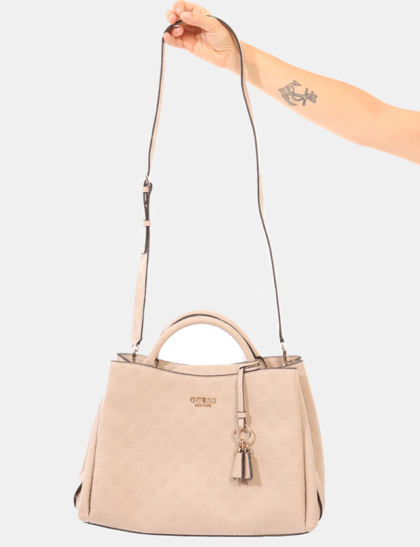 Borsa Guess Beige - L’articolo appartiene al campionario esclusivo di stagione: pezzo unico.Cod. art. HWPD9665070 FA CAVi ri