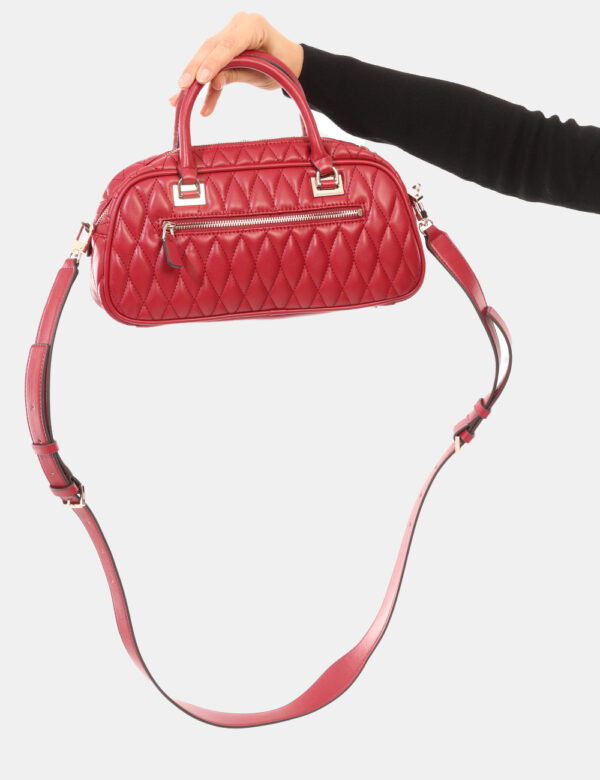 Borsa Guess Bordeaux - L’articolo appartiene al campionario esclusivo di stagione: pezzo unico.Cod. art. HWQG8122050 FA CAVi