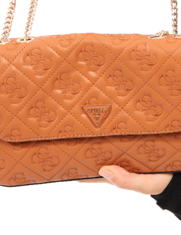 Borsa Guess Marrone - L’articolo appartiene al campionario esclusivo di stagione: pezzo unico.Cod. art. HWQL9658210 FA CAVi