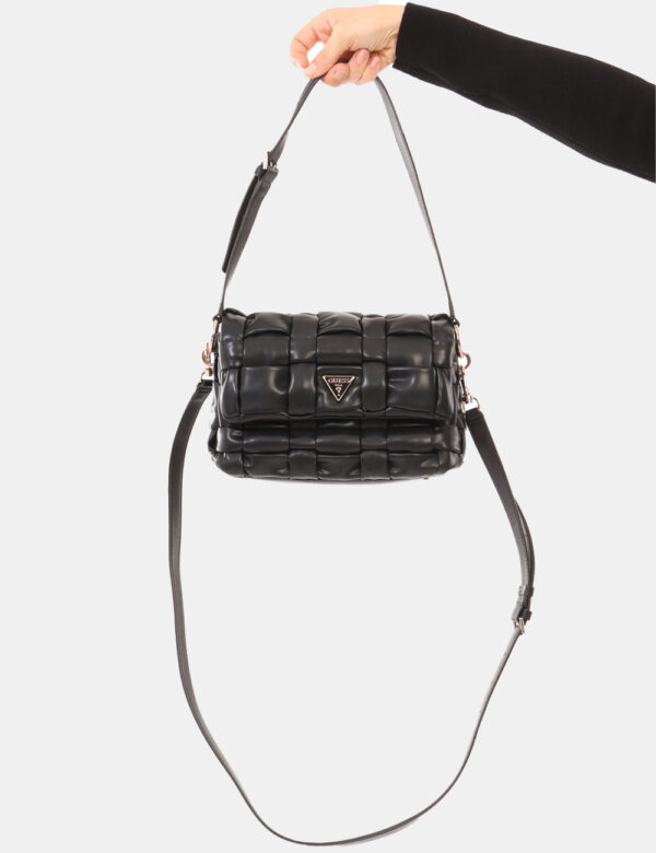 Borsa Guess Nero - L’articolo appartiene al campionario esclusivo di stagione: pezzo unico.Cod. art. HWWG8072190 FA CAVi ric
