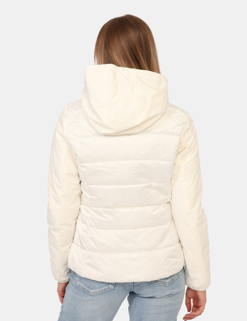 Piumino Yes Zee Bianco - Piumino con cappuccio in total bianco avorio, con tasche a taglio trasversale e dettagli dorati. La