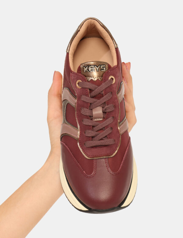 Sneakers Keys Bordeaux - Sneakers con un tocco raffinato, in varie tonalità di bordeaux più tessuto con glitter in tinta. L'