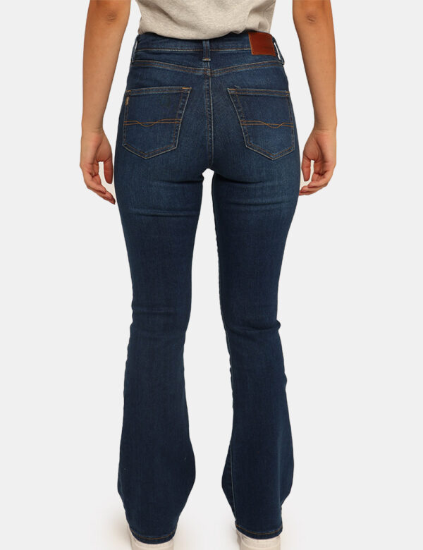 Jeans Pepe Jeans Jeans - Jeans modello slim, in total blu denim con tasche sagomate e tasche a toppa sul retro. La vestibili