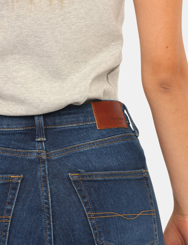 Jeans Pepe Jeans Jeans - Jeans modello slim, in total blu denim con tasche sagomate e tasche a toppa sul retro. La vestibili