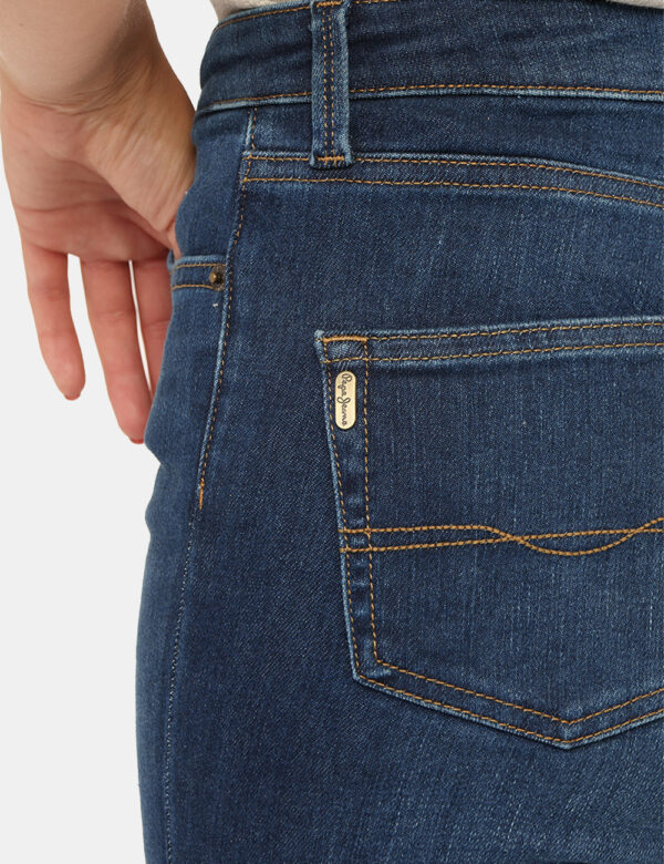 Jeans Pepe Jeans Jeans - Jeans modello slim, in total blu denim con tasche sagomate e tasche a toppa sul retro. La vestibili