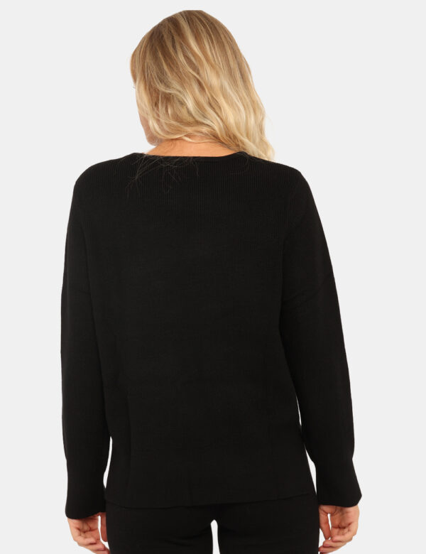 Maglione Rue De Clerie Nero - Maglione con girocollo classico, in total nero. La vestibilità è morbida e regolare. Il capo è