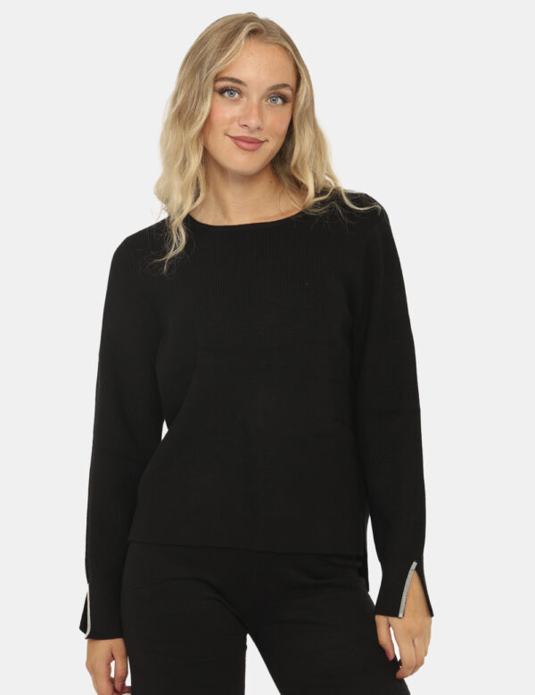 Maglione Rue De Clerie Nero - Maglione con girocollo classico, in total nero. La vestibilità è morbida e regolare. Il capo è