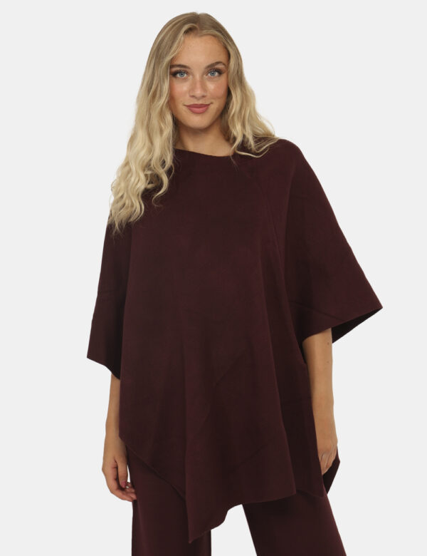 Poncho Rue De Clerie Bordeaux - Maglione modello poncho, in total bordeaux. La vestibilità è morbida e pratica. Il poncho è
