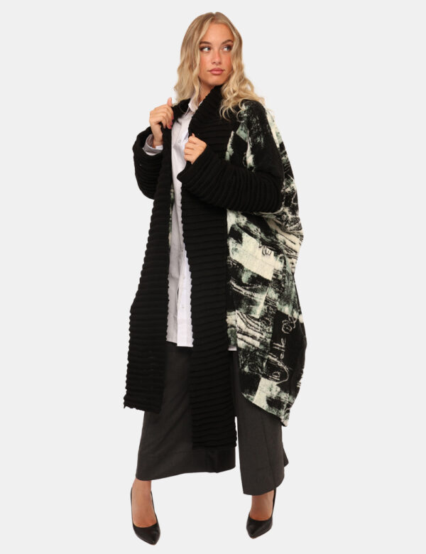 Cardigan Via Delle Rose Nero - Originale cardigan lungo, in fantasia bianca e nera con maniche arruffate e tasche a toppa in