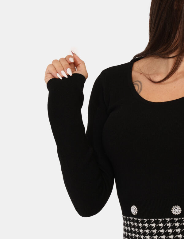 Abito Guess Nero - Vestito invernale, simil tubino a maniche lunghe, su base nera con gonna quadrettata argento e doppio de