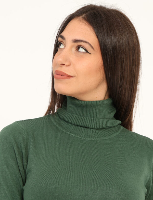 Dolcevita Rue De Clerie Verde - Maglione dolcevita total verde. La vestibilità è morbida e regolare. Il maglione dolcevita è