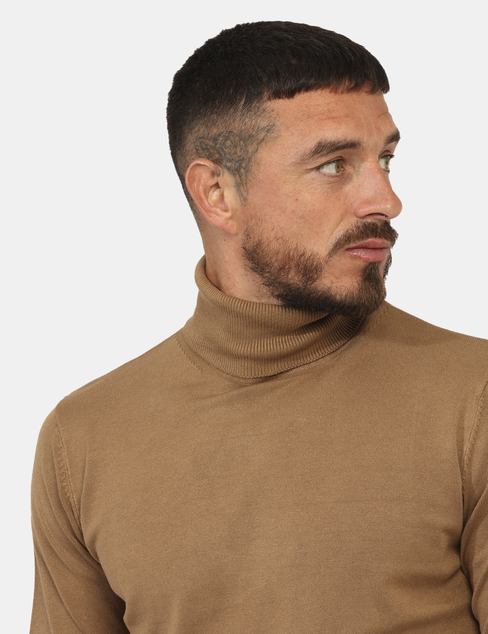 3004-900-OA_MIELE_AI25_3 Maglione Prj22. Marrone - Maglia a collo alta classica, in total marrone miele. La vestibilità è morbida e pratica. La magli