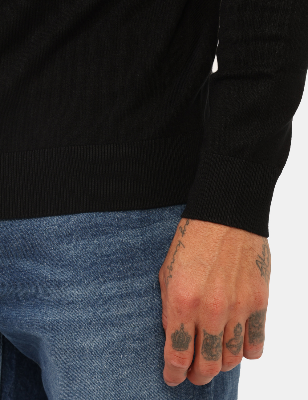 3007-900-OA_BLACK_AI25_4 Maglione Prj22. Nero - Lupetto classico, in total nero. La vestibilità è morbida e pratica. La maglia è adatta per occasioni