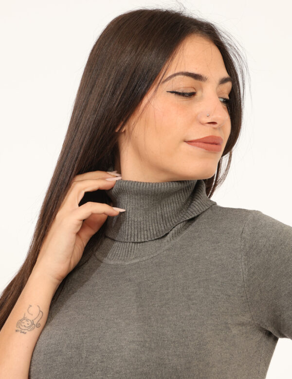 Dolcevita a maniche corte Rue De Clerie Grigio - Maglioncino dolcevita total grigio antracite a maniche corte. La vestibilit