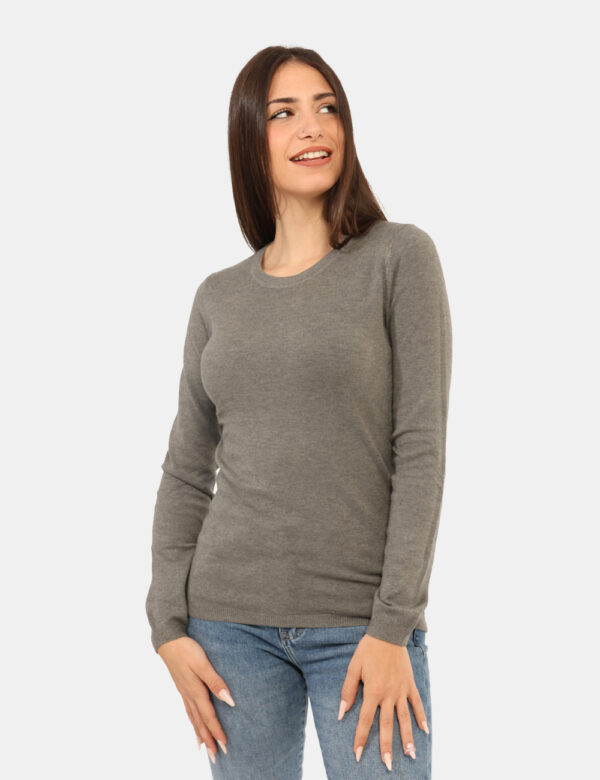 Maglione Rue De Clerie Grigio - Maglione classico a girocollo in total grigio antracite. La vestibilità è morbida e regolare