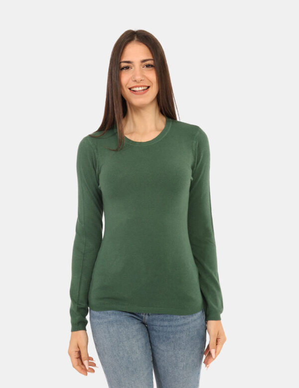 Maglione Rue De Clerie Verde - Maglione classico a girocollo in total verde. La vestibilità è morbida e regolare. Il maglion