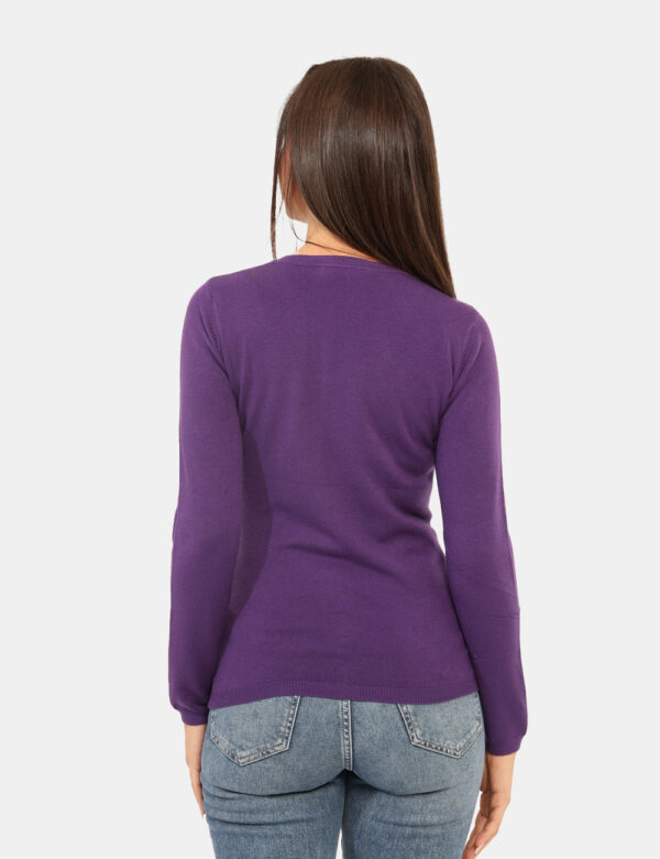 Maglione Rue De Clerie Viola - Maglione classico a girocollo in total viola. La vestibilità è morbida e regolare. Il maglion