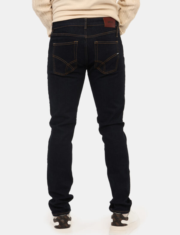B0580-ALBERT-SIMPLE-REV-OA_RAW-RINSE_AI25