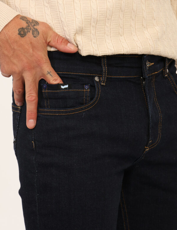 B0580-ALBERT-SIMPLE-REV-OA_RAW-RINSE_AI25