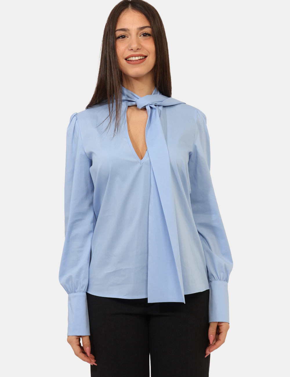 CA133COTRIG-OA_CELESTE_AI25_4 Blusa Materica Azzurro - Blusa a maniche lunghe, con scollo a v, in total azzurro e con fiocco pendente da combinare come si