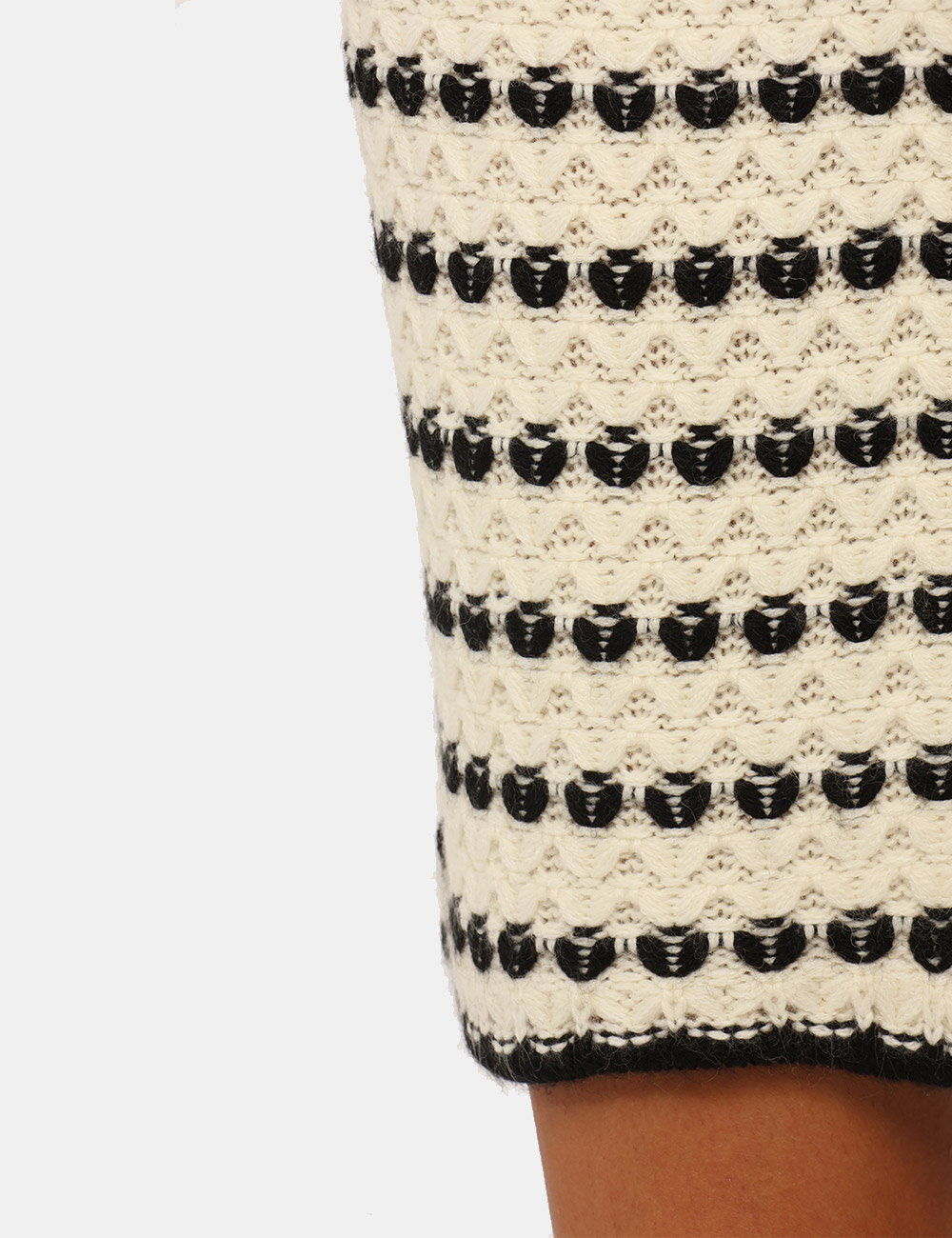 FR24WG4006K530F8-SA_CREAM-BLACK_AI25_4 FR24WG4006K530F8-SA_CREAM-BLACK_AI25