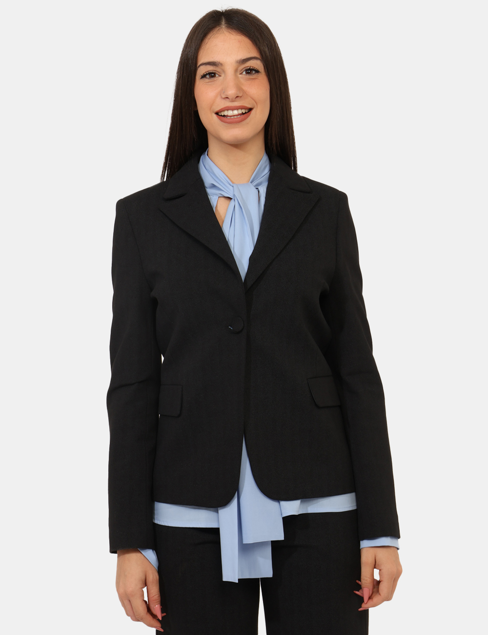 GD01SA25-TVP28-OA_NERO_AI25_6 Blazer Materica Nero - Blazer classico, in total nero lavorato, con tasche fake ed unico bottone ad asola in tinta. La vesti
