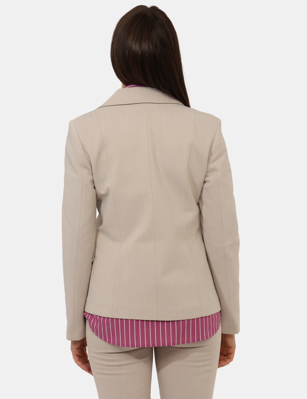 GD01SA25-TVP28-OA_SABBIA_AI25_2 Blazer Materica Beige - Blazer classico, in total sabbia, con tasche fake ed unico bottone ad asola in tinta. La vestibilità