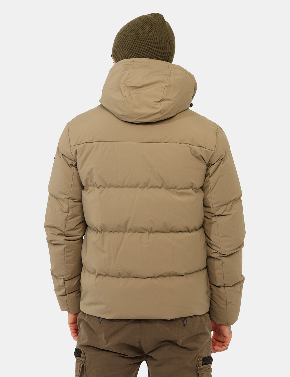 HALO-G24600-RI0010-SA_BEIGE_AI25_2 Giacca Refrigiwear Beige - Giacca invernale con cappuccio non removibile, in total beige, con numerose tasche ed patch logo