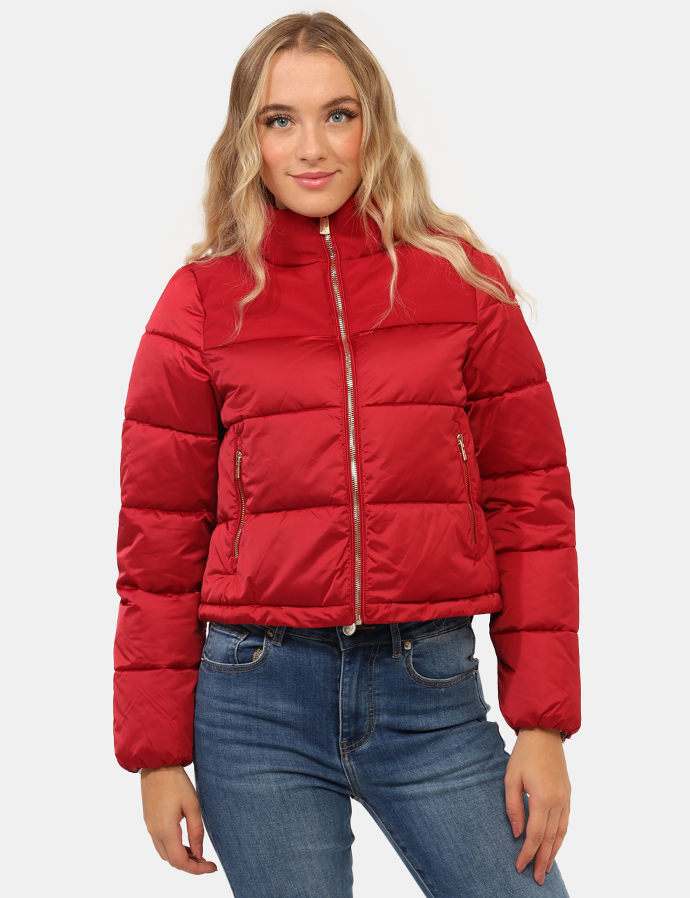 J031-M800-OA_ROSSO-SCURO_AI25_7 Giacca Yes Zee Rosso - Piumino corto , modello oversize e senza cappuccio. La vestibilità è ridotta.Cod. art. J031 M800 OAVi