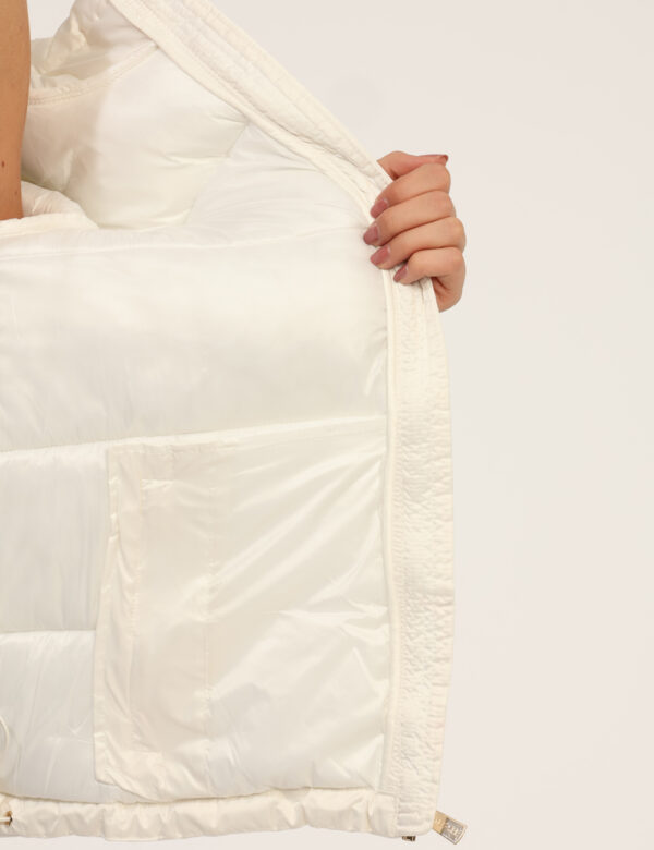 Giacca Yes Zee Bianco - Piumino con capuccio con vestibilità scarsa.Cod. art. J032 M800 OAVi ricordiamo che tutti i nostri a