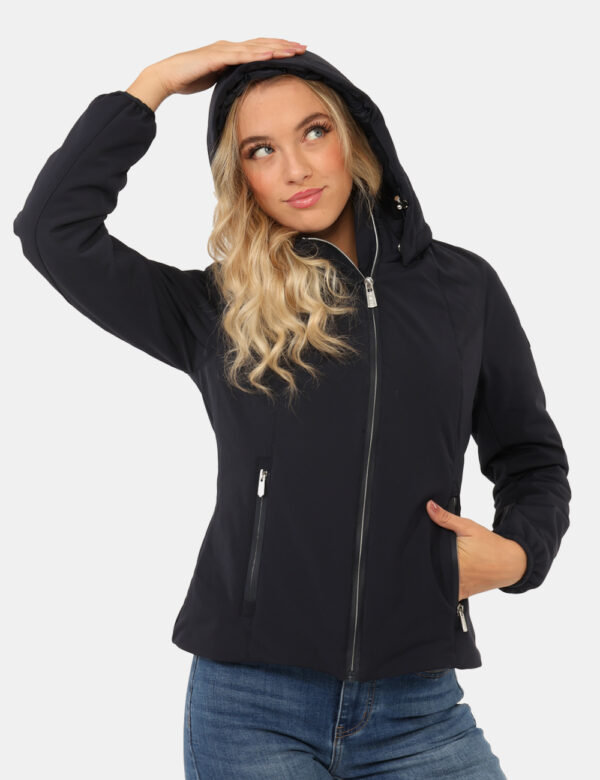 Giacca Yes Zee Blu - Giacca invernale con cappuccio, in total blu navy, con tasche a taglio trasversale e chiusura a zip. La