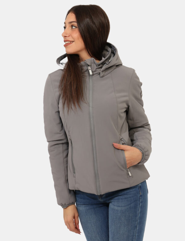 Giacca Yes Zee Grigio - Giacca invernale con cappuccio removibile, in total grigio chiaro, con patch logo brand e tasche a t