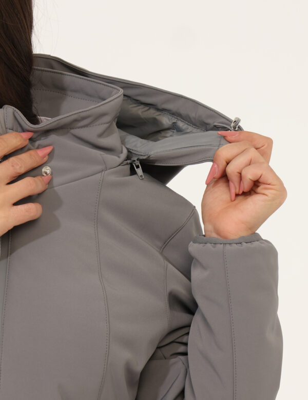 Giacca Yes Zee Grigio - Giacca invernale con cappuccio removibile, in total grigio chiaro, con patch logo brand e tasche a t