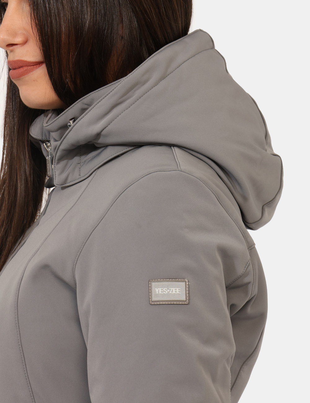J047-L300-OA_GRIGIO_AI25_6 Giacca Yes Zee Grigio - Giacca invernale con cappuccio removibile, in total grigio chiaro, con patch logo brand e tasche a t