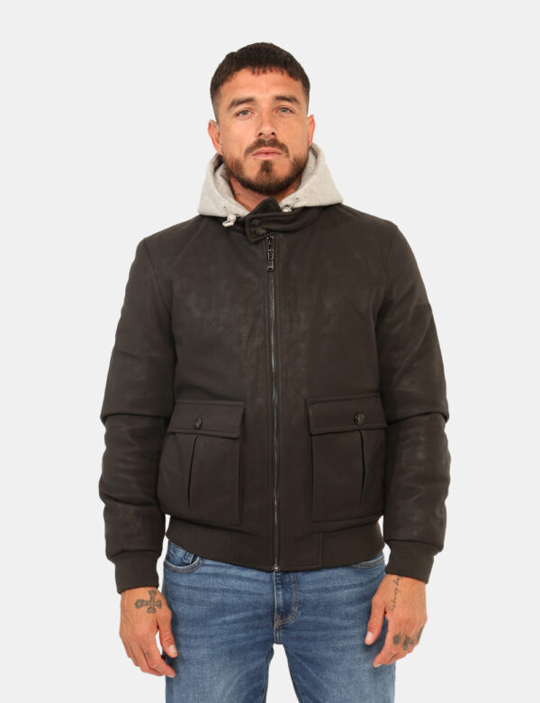 Giacca Yes Zee Marrone - Giaccome in simil pelle in testa di moro, con cappuccio ed interno in tessuto felpato grigio chiaro