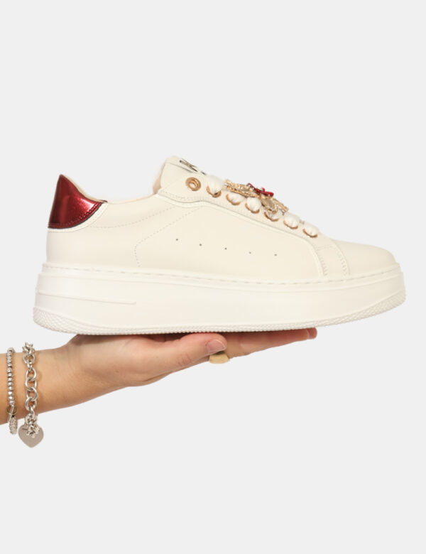 Sneakers Keys Bianco - Sneakers con suola leggermente rialzata, in cuoio total bianco con dettagli bordeaux ed inserto gioie