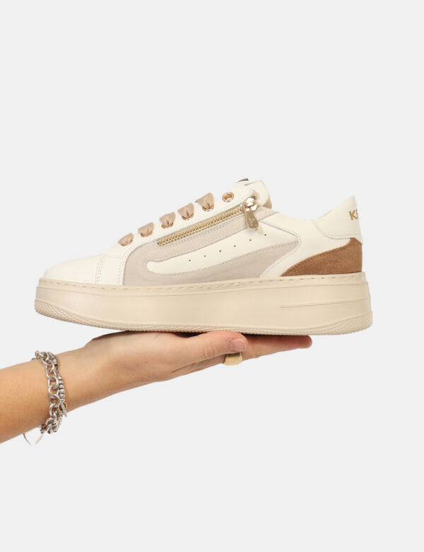 Sneakers Keys Beige - Sneakers con suola leggermente rialzata, in tessuto e cuoio total beige con dettagli e zip dorata. L'i