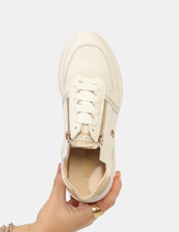 Sneakers Keys Bianco - Sneakers con suola rialzata, in tessuto e cuoio total bianco con dettagli e zip dorata. L'indossatura