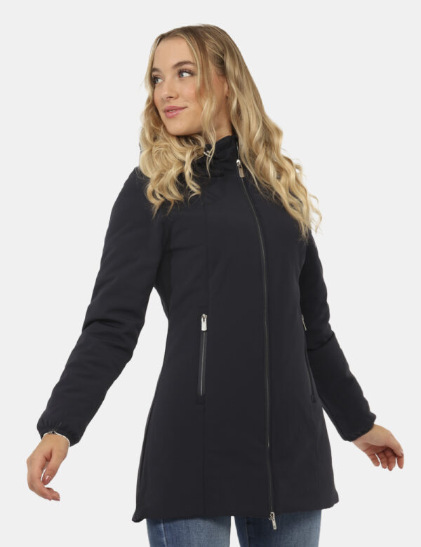 Giacca Yes Zee Blu - Piumino lungo con cappuccio. Vestibilità scarsa.Cod. art. O047 L300 OAVi ricordiamo che tutti i nostri