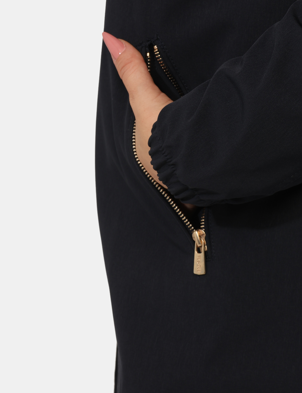 O069-NU00-OA_BLU-NAVY_AI25_7 Giacca Yes Zee Blu - Piumino lungo con cappuccio non removibile, in total blu navy, con interno in piuma, più tasche a tagli