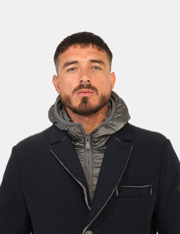 Cappotto Yes Zee Blu - Cappotto originale con cappuccio e foderato al suo interno in grigio, ricoperto di tessuto in lana in