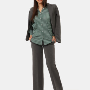 Pantaloni Materica Grigio - Pantaloni larghi, eleganti, total grigio topo con tasche a taglio trasversale. La vestibilità è