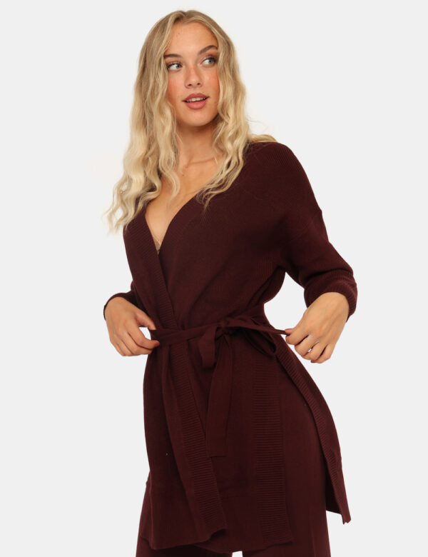 Cardigan Rue De Clerie Bordeaux - Cardigan lungo in total bordeaux, con cintura in tessuto coordinata che permette una vesti