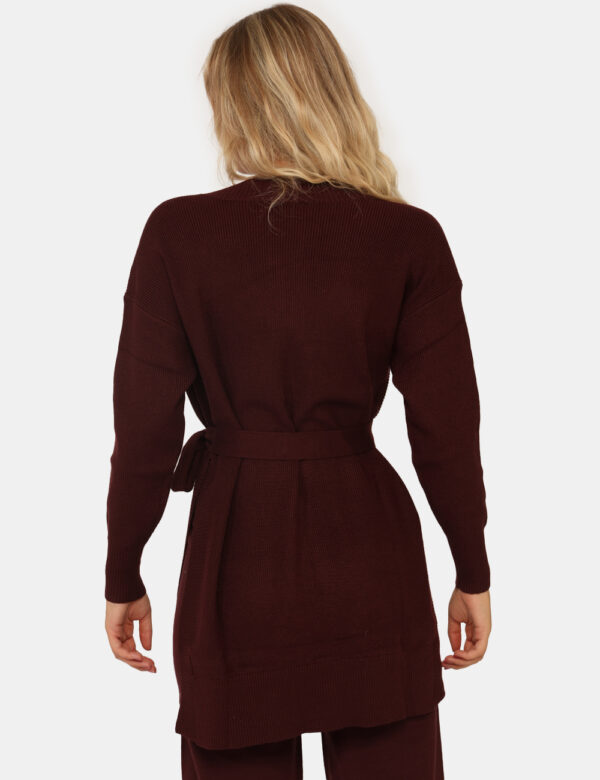 Cardigan Rue De Clerie Bordeaux - Cardigan lungo in total bordeaux, con cintura in tessuto coordinata che permette una vesti