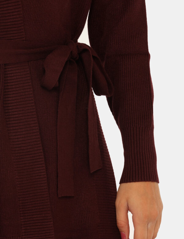 Cardigan Rue De Clerie Bordeaux - Cardigan lungo in total bordeaux, con cintura in tessuto coordinata che permette una vesti
