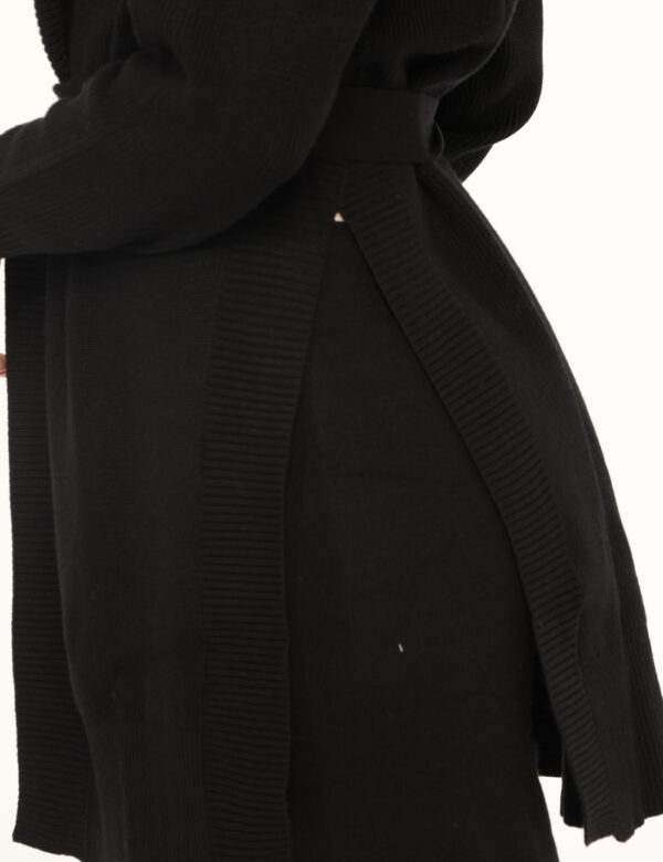 Cardigan Rue De Clerie Nero - Cardigan lungo in total nero, con cintura in tessuto coordinata che permette una vestibilità r