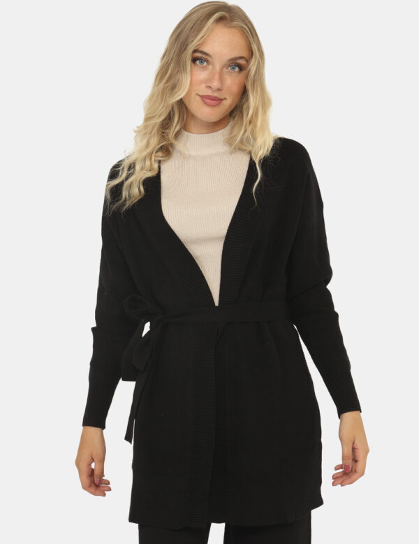 Cardigan Rue De Clerie Nero - Cardigan lungo in total nero, con cintura in tessuto coordinata che permette una vestibilità r