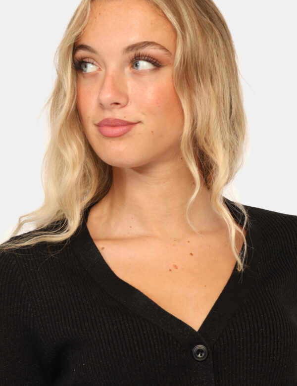 Cardigan Rue De Clerie Nero - Cardigan classico in total nero con filo lurex. La vestibilità è morbida e pratica grazie a bo