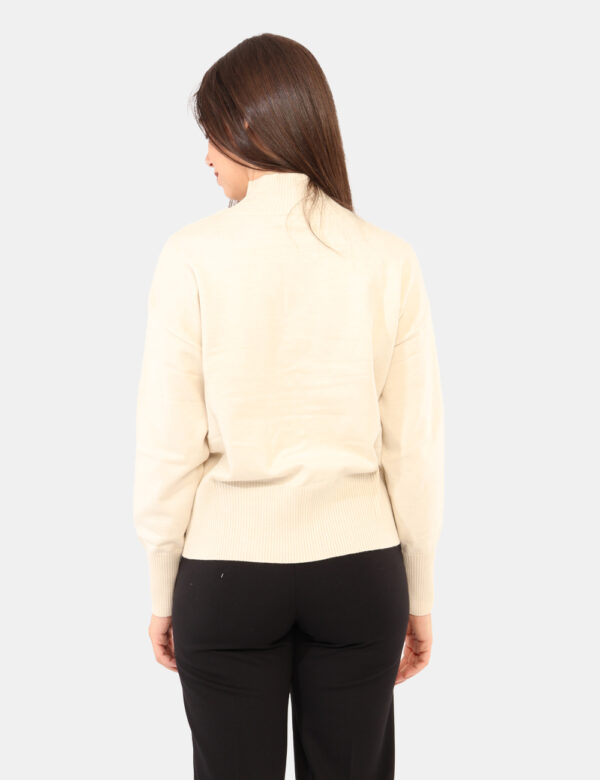 Maglione Rue De Clerie Beige - Maglione dolcevita su fantasia bianco/beige con riquadri e filo lurex. La vestibilità è morbi